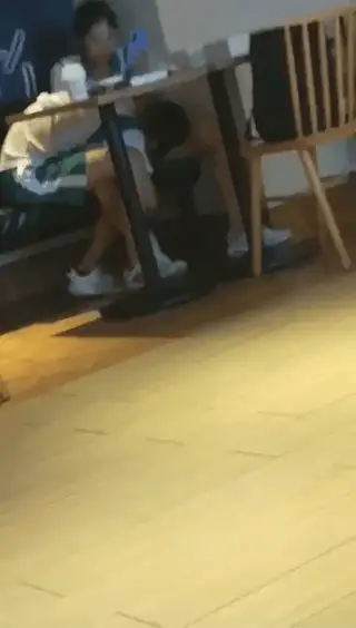 181434faum4xpmppa9izq6.gif